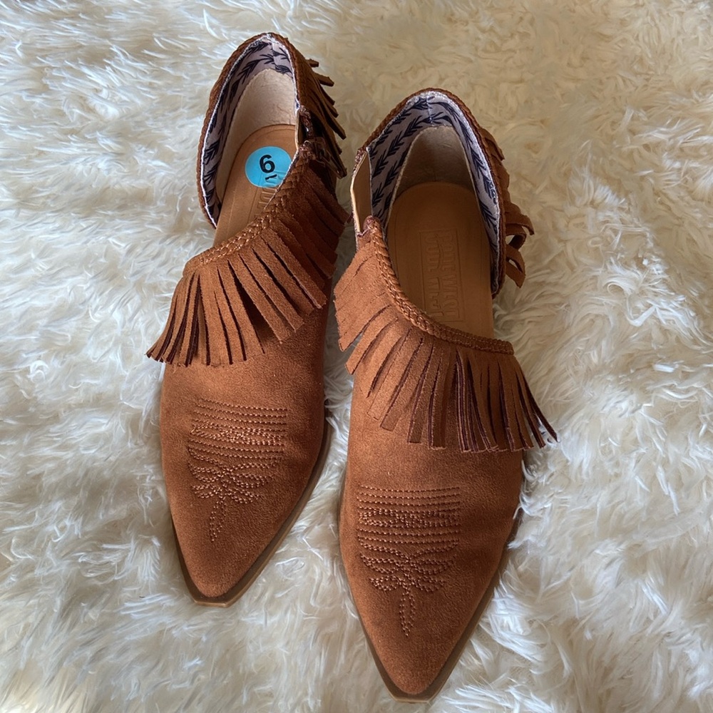 Code West Retweet CE182 Suede Ankle Booties Women’s Size 6 Boots Carmel …